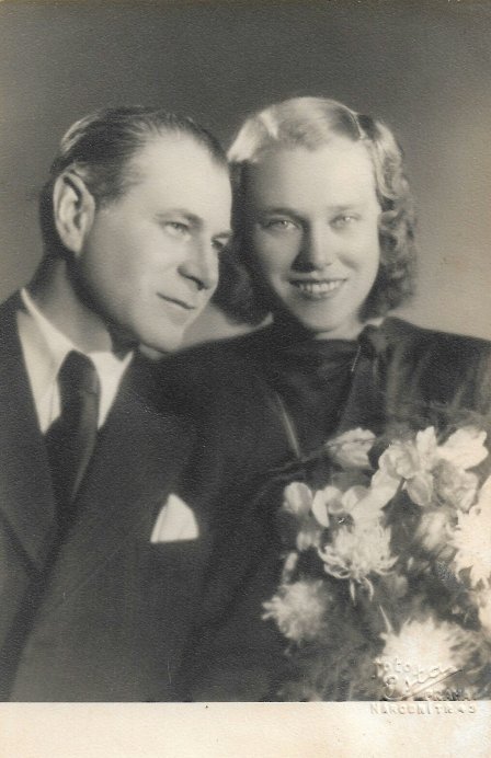 emil gross jr &amp; vera (hamsikova) grossova (2) - 1946-2093819344..jpg