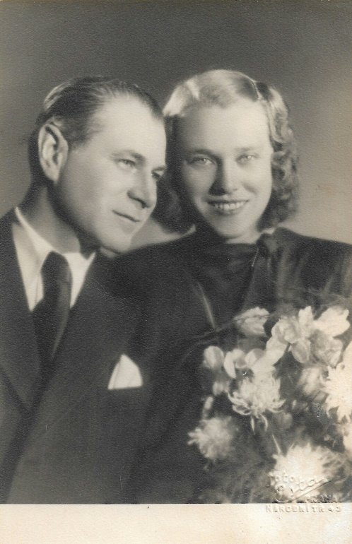 emil gross jr &amp; vera (hamsikova) grossova (2) - 1946-2093819344..jpg